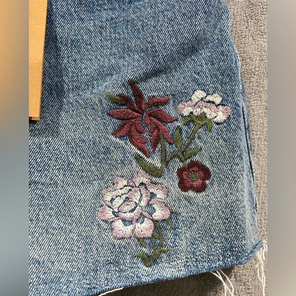 Reformation Charlie High Rise Jean Short Fauna Embroidery Women’s  Size 30 NWT - Picture 2 of 12
